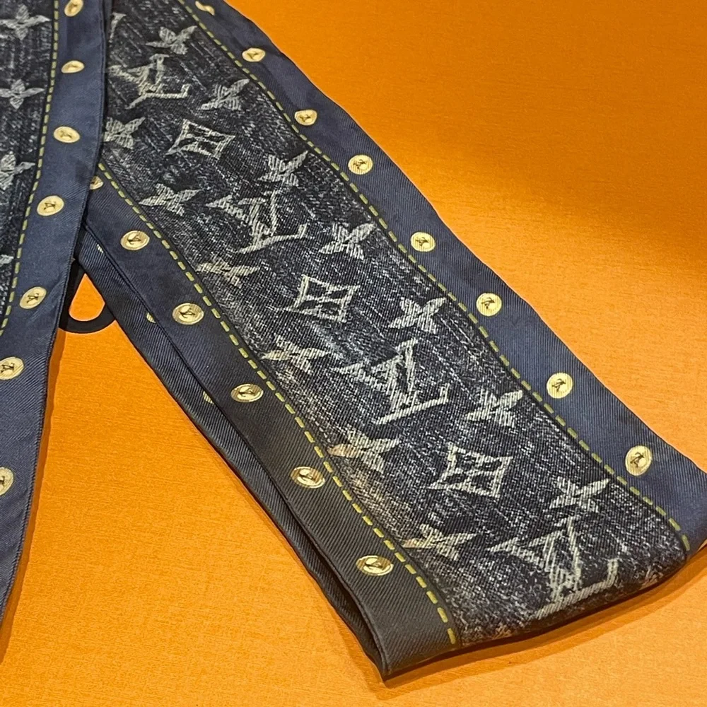 💯% Authentic LOUIS VUITTON
Silk Monogram Denim Bandeau Blue✨ - Picture 8 of 13
